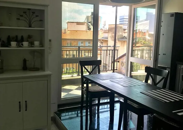 Center * 布尔加斯